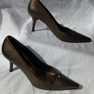Stuart Weitzman dark gold (bronze) heels size 10M